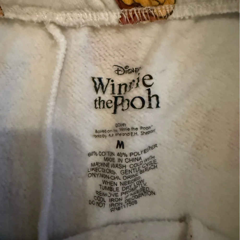 Disney Winnie the Pooh White fleece lined lounge shorts Size M - Picture 7 of 7